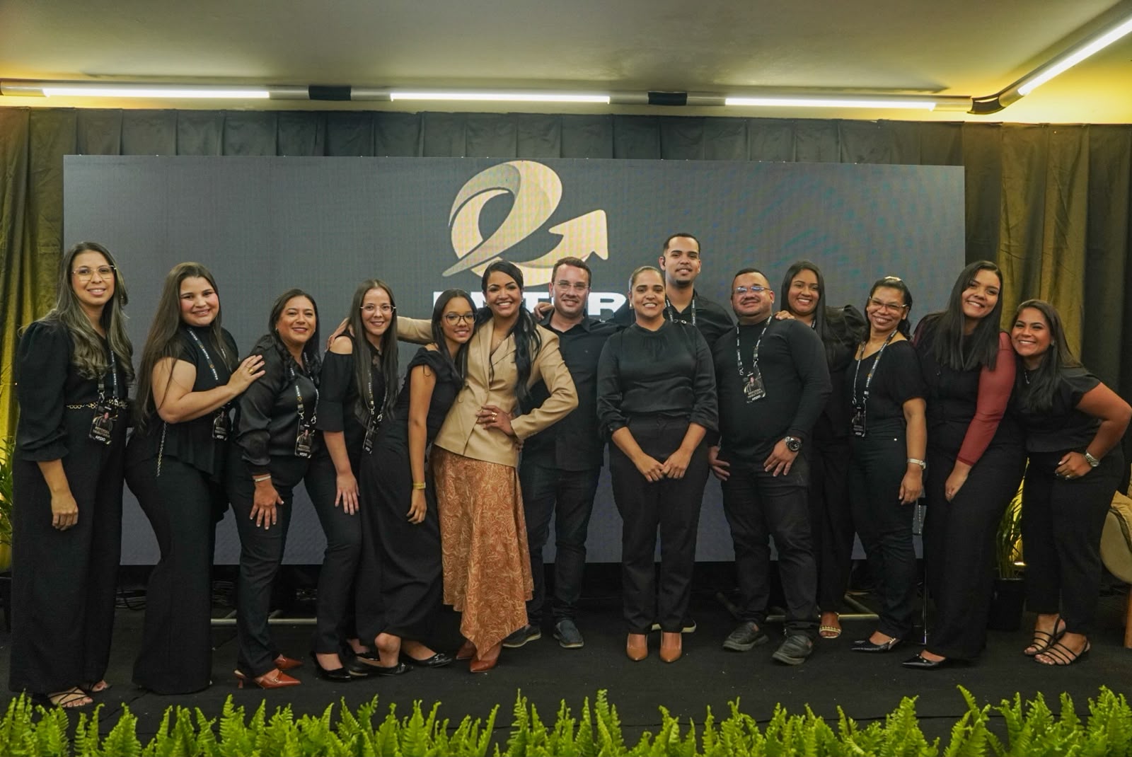 Equipe da Enter Associados reunida em evento